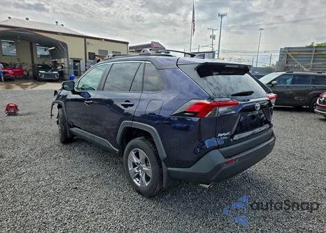 2023 Toyota Rav4 Xle z USA, uszkodzony, nr VIN 2T3P1RFV1PW363786